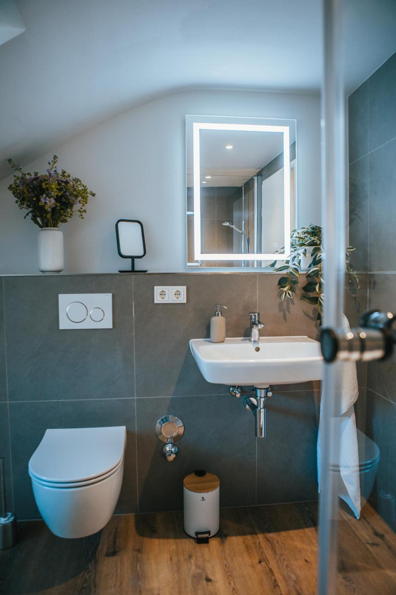 Apartment Wohnen Auf Zeit In Saarbruecken