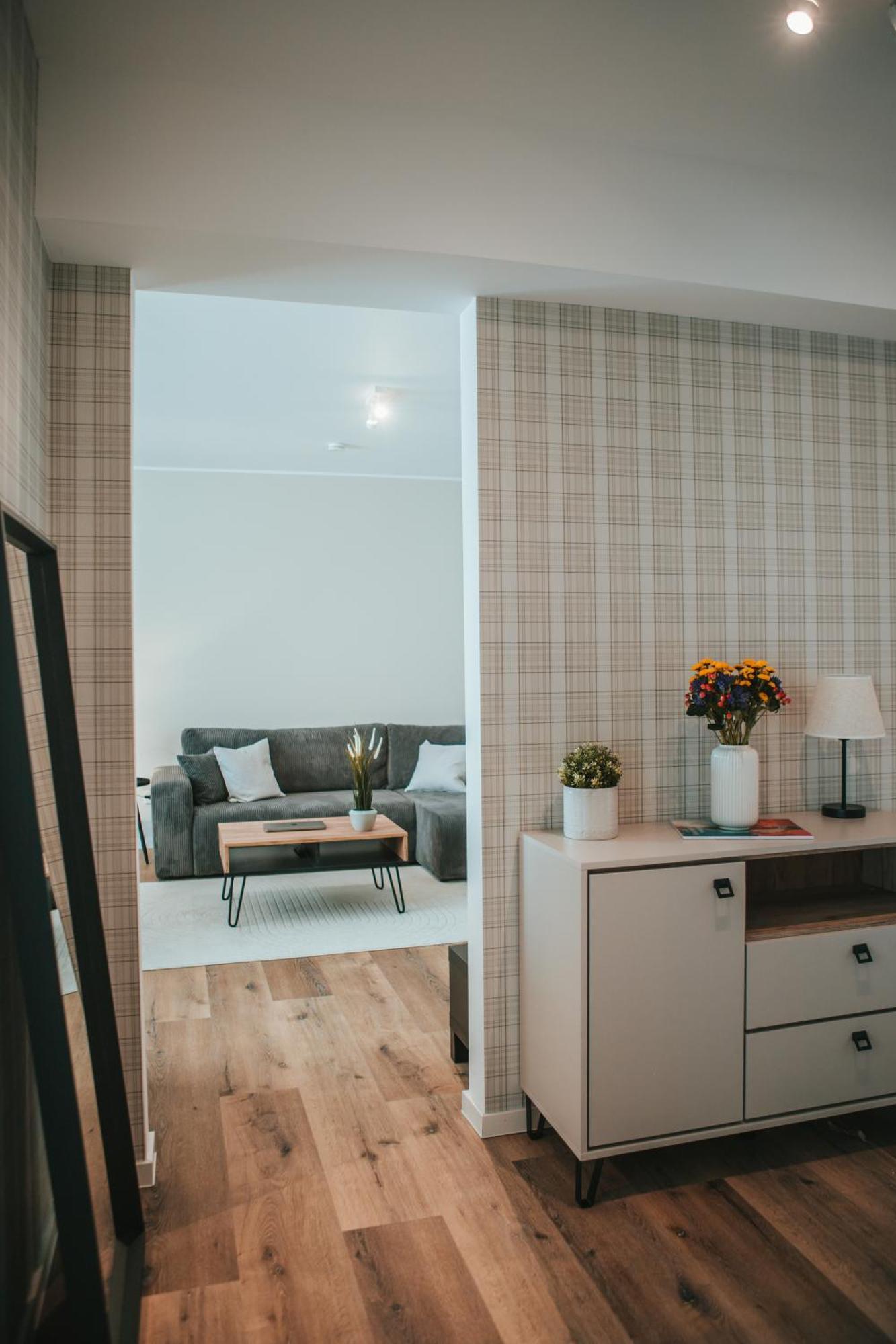 Wohnen Auf Zeit In Apartment Saarbruecken